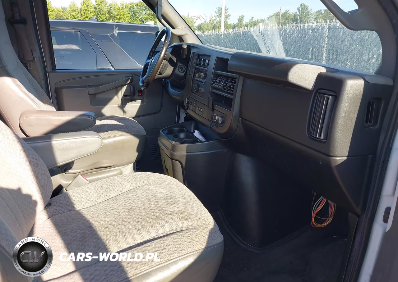 2017 Chevrolet Express 3500 Lt VIN:1GAZGPFG6H1269554 - 5