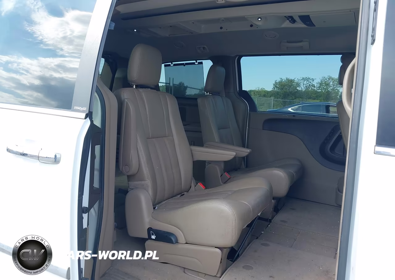 2014 Chrysler Town & Country Touring-L VIN:2C4RC1CG3ER260855 - 8