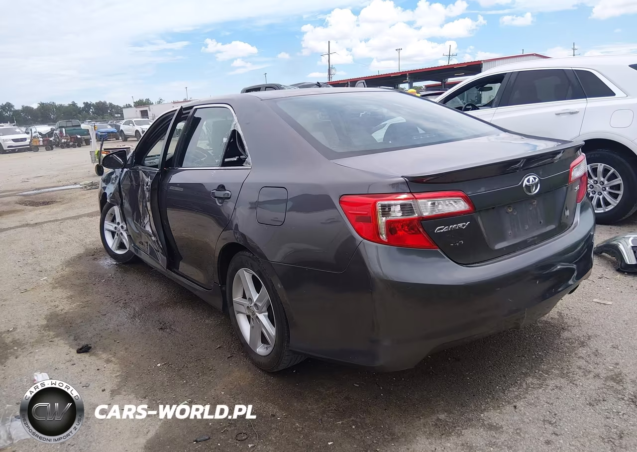 2014 Toyota Camry Se VIN:4T1BF1FK2EU405925 - 3