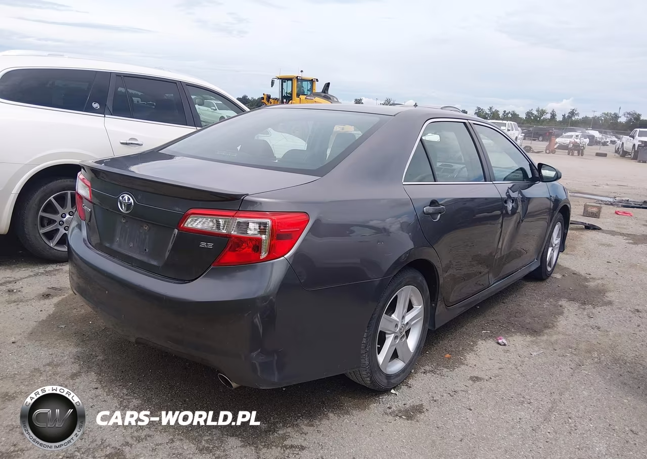 2014 Toyota Camry Se VIN:4T1BF1FK2EU405925 - 4
