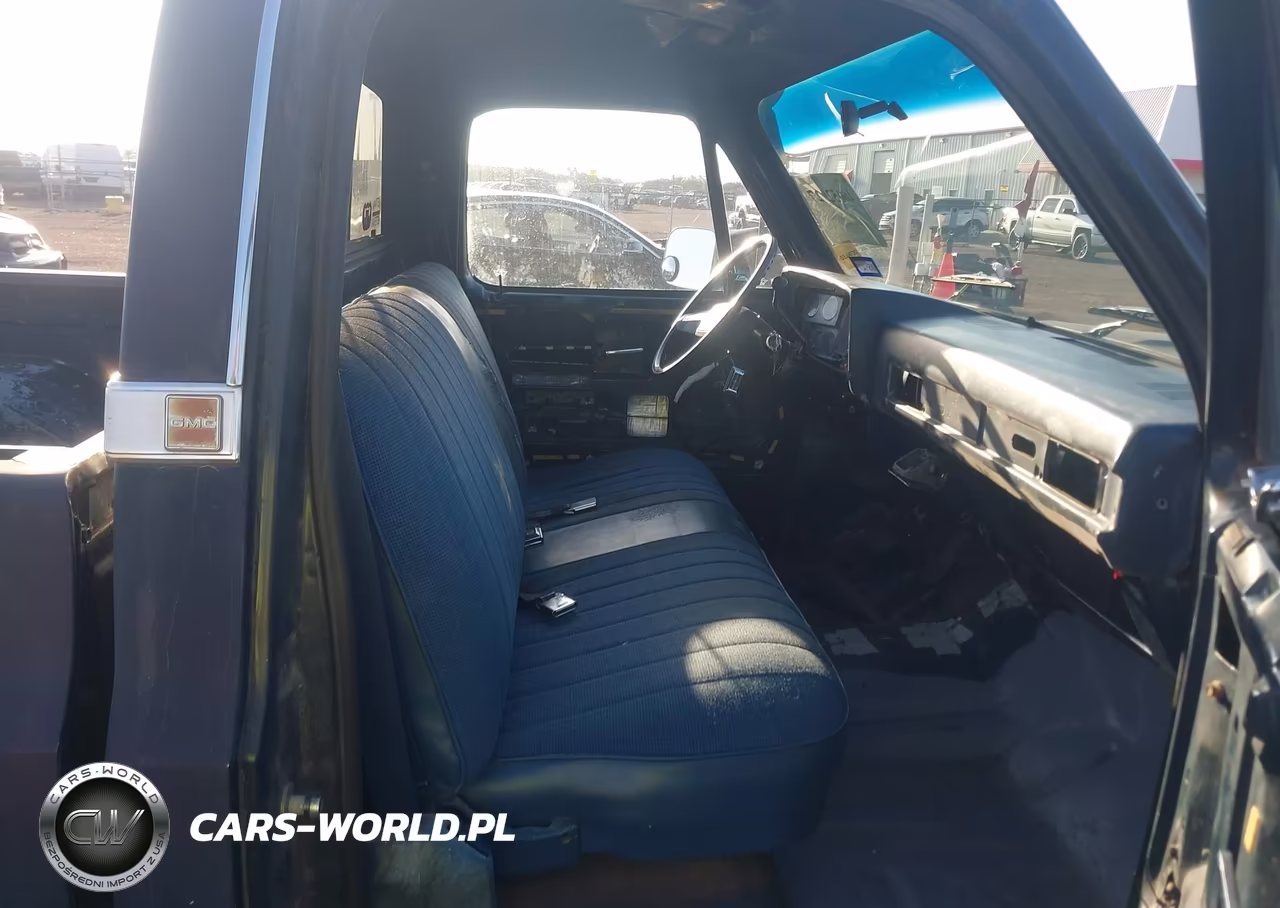 1983 GMC C1500 VIN:1GTCC14D5DS517974 - 8