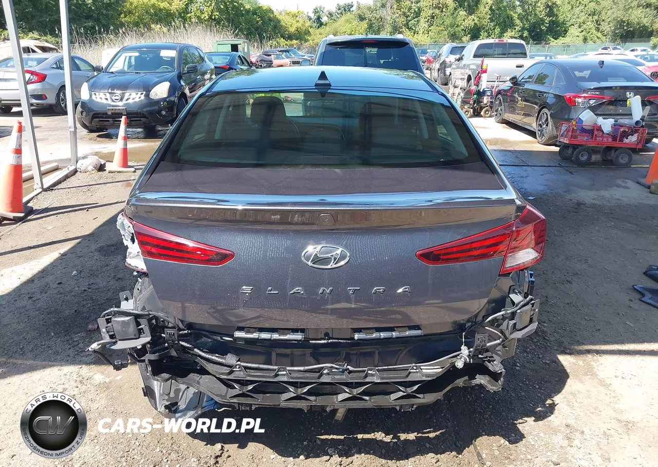 2020 Hyundai Elantra Sel VIN:5NPD84LF9LH575352 - 17
