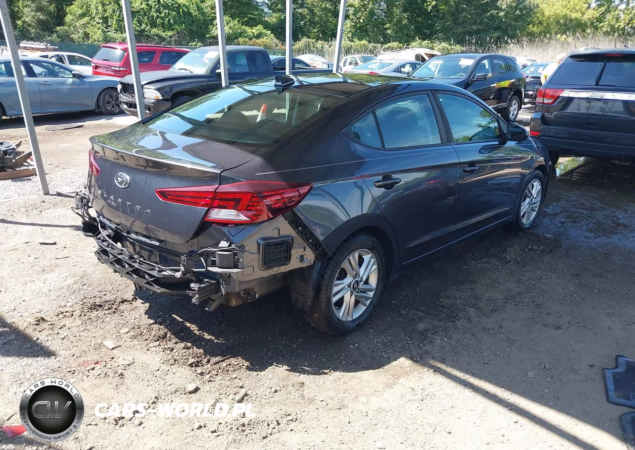 2020 Hyundai Elantra Sel VIN:5NPD84LF9LH575352 - 4
