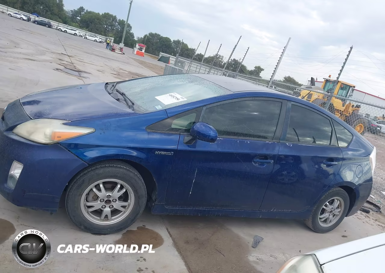2011 Toyota Prius Two VIN:JTDKN3DU1B5328624 - 14