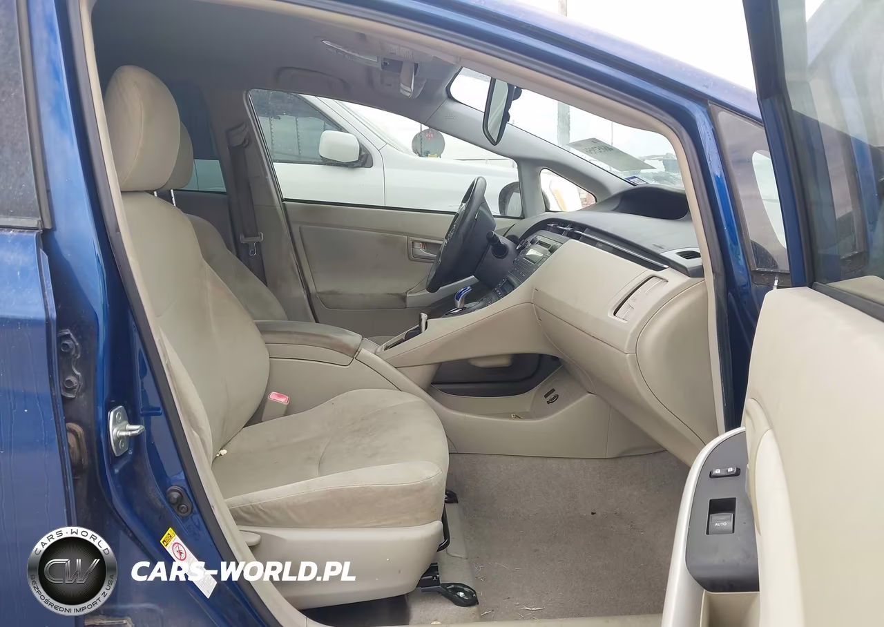 2011 Toyota Prius Two VIN:JTDKN3DU1B5328624 - 5