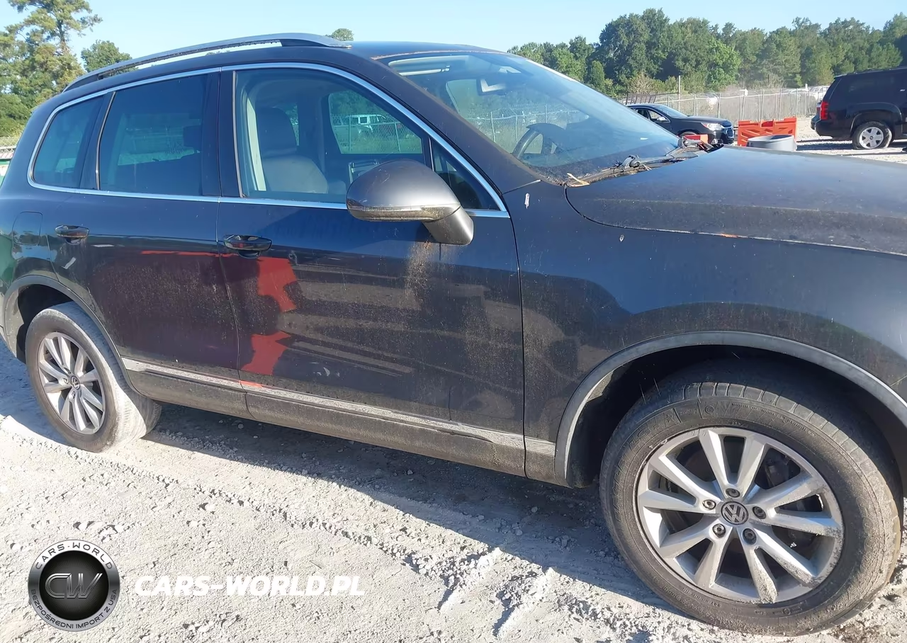 2014 Volkswagen Touareg 3.6L Sport VIN:WVGEF9BP5ED005483 - 13