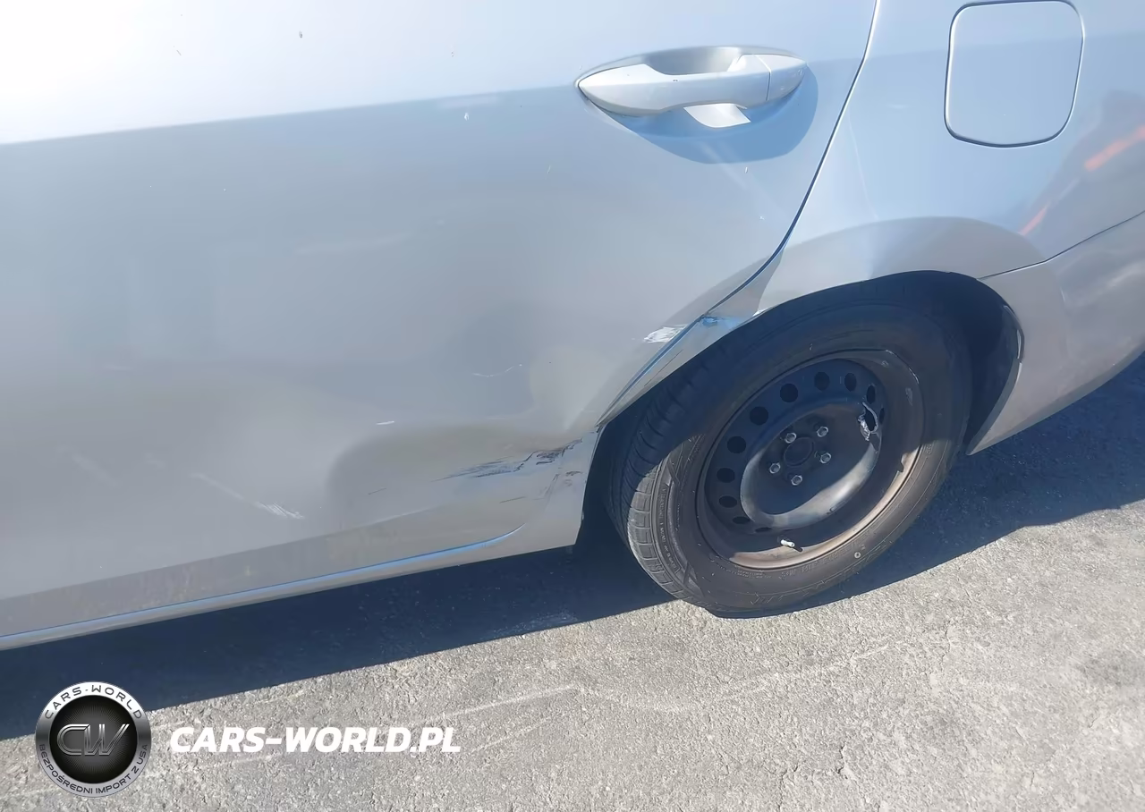 2015 Toyota Corolla L VIN:5YFBURHE8FP363498 - 6
