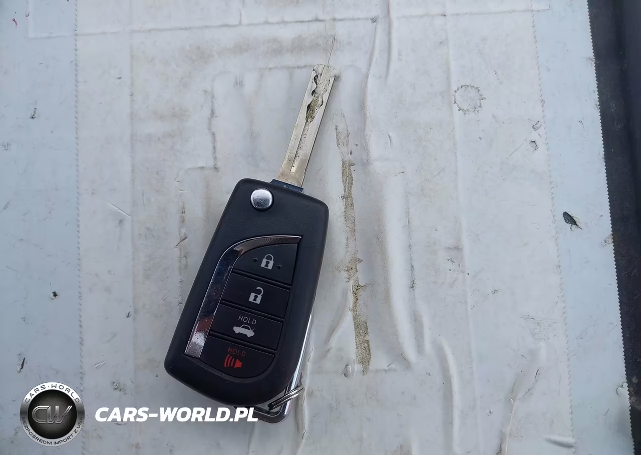 2018 Toyota Camry Le VIN:JTNB11HK1J3036549 - 11