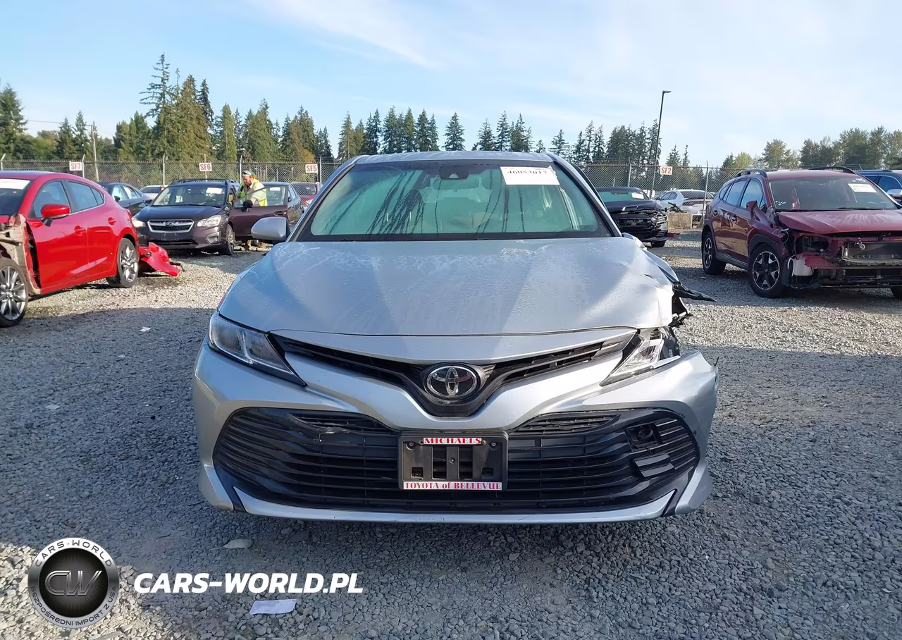 2018 Toyota Camry Le VIN:JTNB11HK1J3036549 - 12