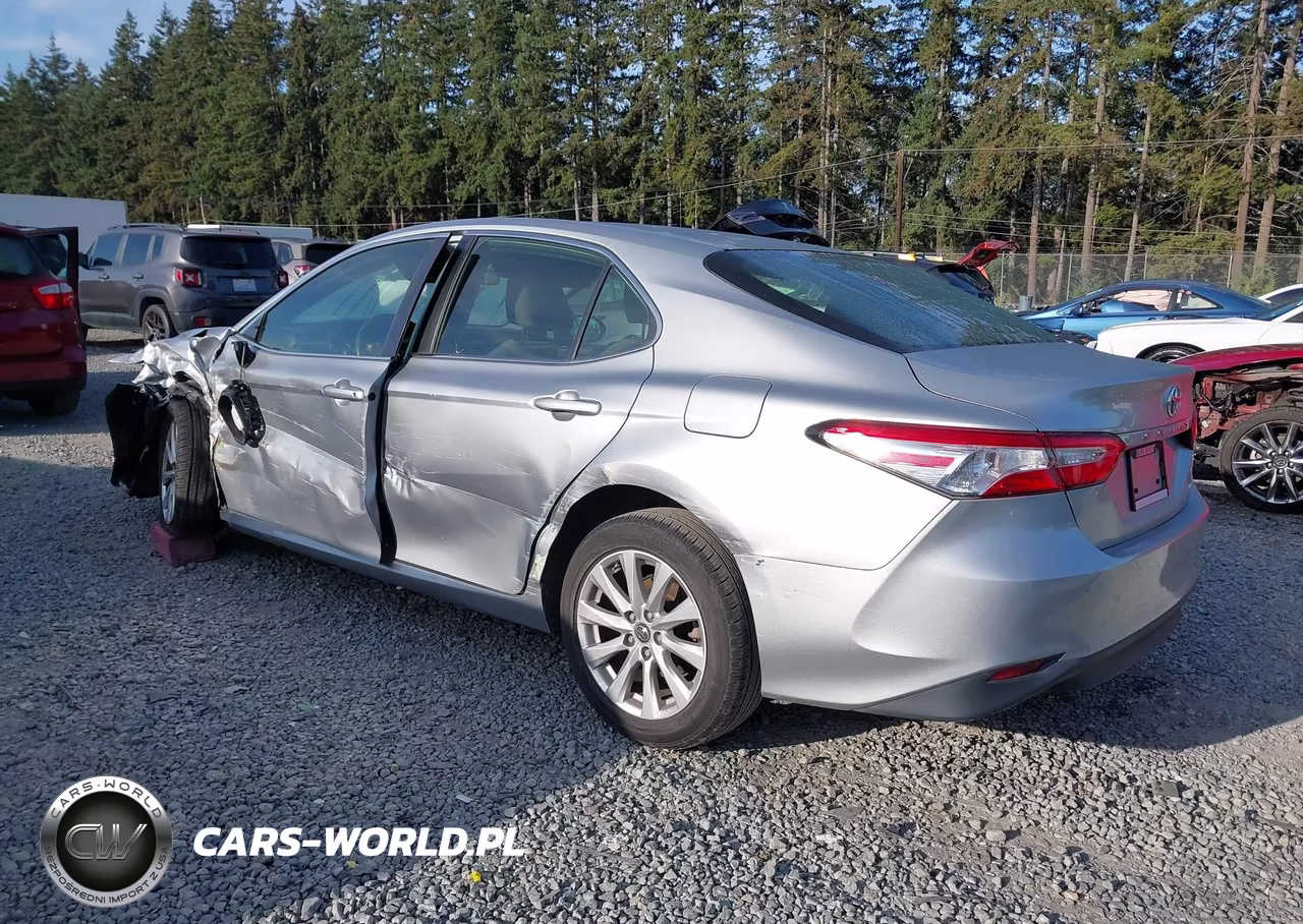 2018 Toyota Camry Le VIN:JTNB11HK1J3036549 - 3