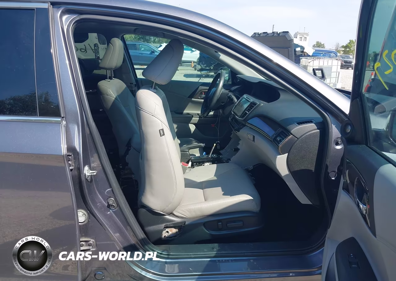 2017 Honda Accord Touring V6 VIN:1HGCR3F90HA023456 - 5