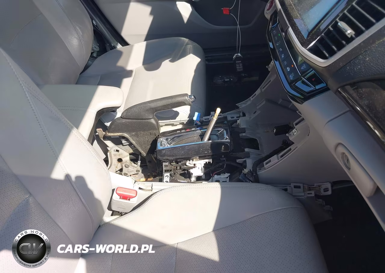 2017 Honda Accord Touring V6 VIN:1HGCR3F90HA023456 - 6