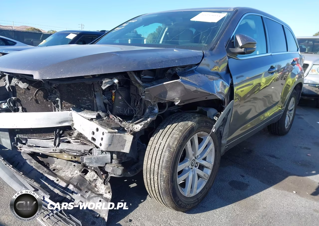 2016 Toyota Highlander Le VIN:5TDZARFH3GS020661 - 12