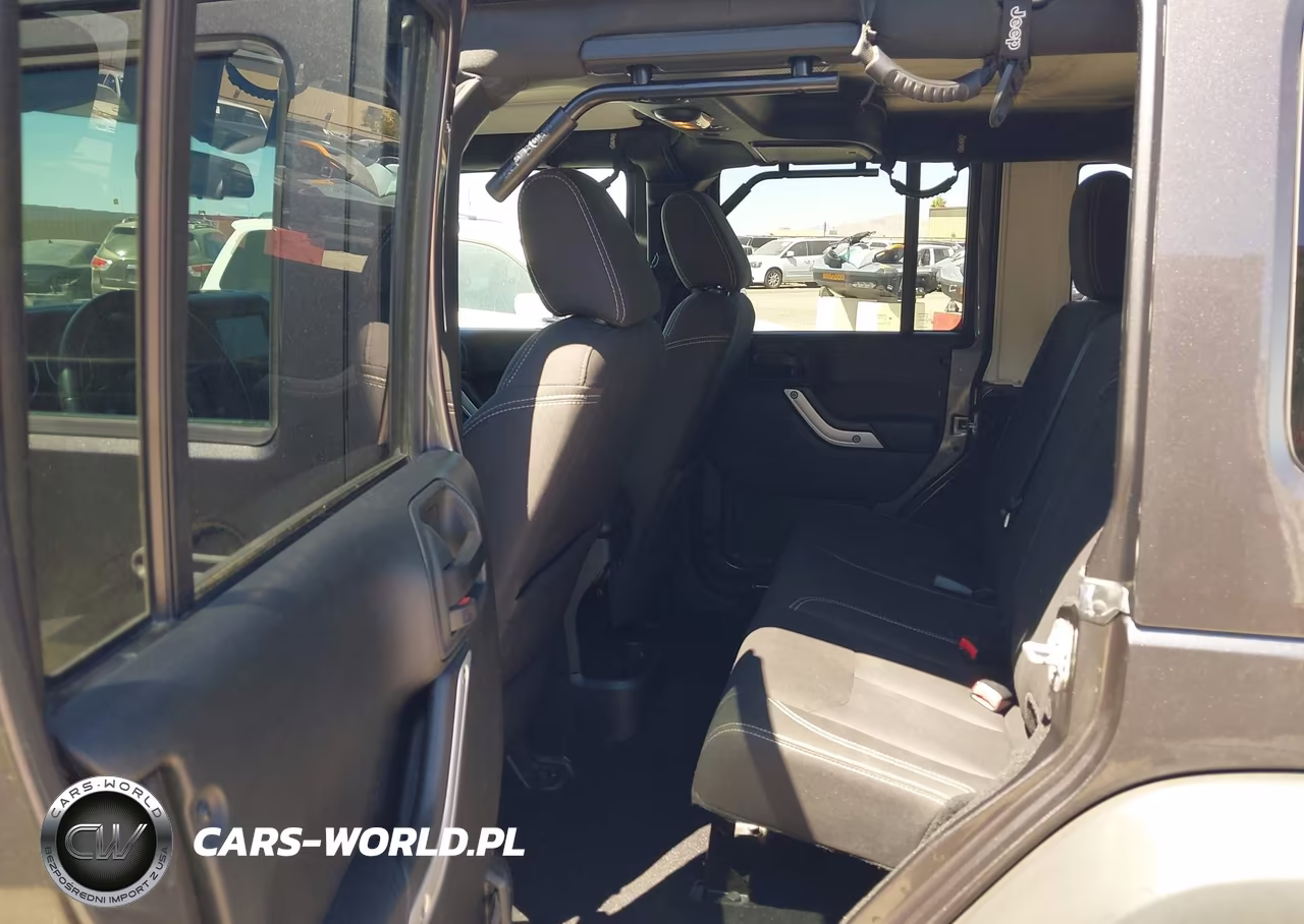 2017 Jeep Wrangler Unlimited Rubicon 4X4 VIN:1C4BJWFG8HL646376 - 8