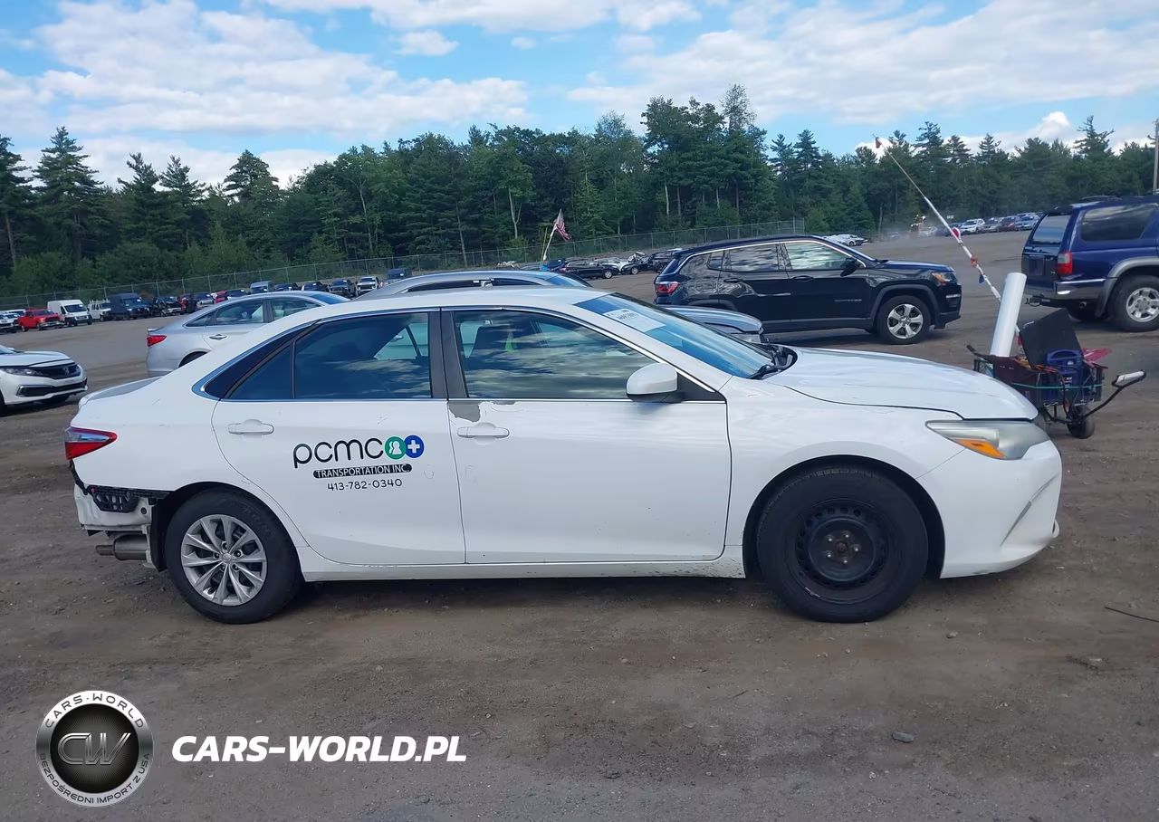 2015 Toyota Camry Le VIN:4T4BF1FK6FR470249 - 14