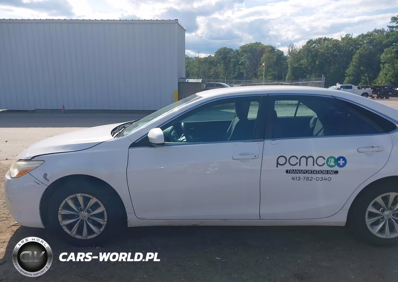 2015 Toyota Camry Le VIN:4T4BF1FK6FR470249 - 18