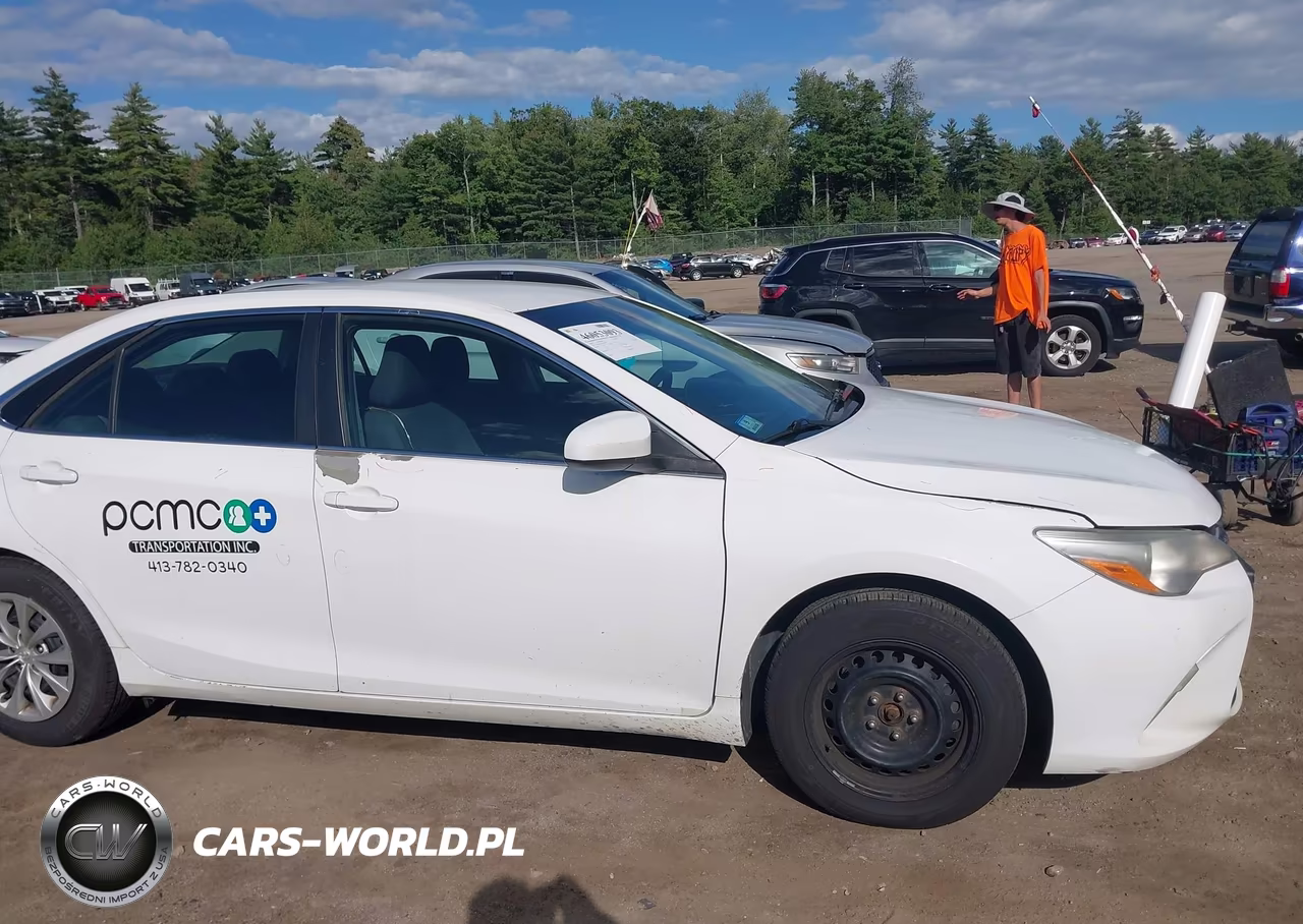 2015 Toyota Camry Le VIN:4T4BF1FK6FR470249 - 19