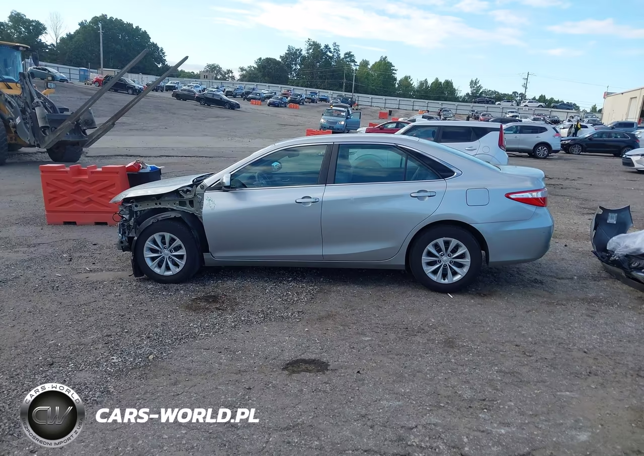 2016 Toyota Camry Le VIN:4T1BF1FK0GU541196 - 15