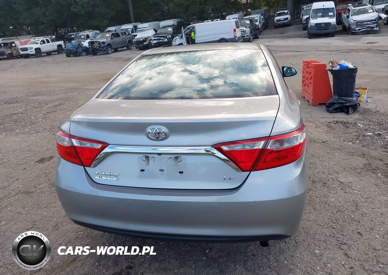 2016 Toyota Camry Le VIN:4T1BF1FK0GU541196 - 17