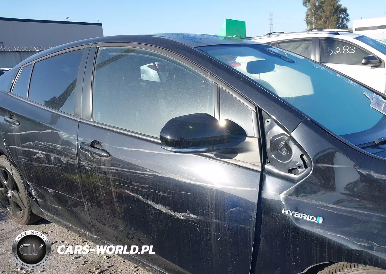 2021 Toyota Prius Xle VIN:JTDKAMFU5M3135549 - 14