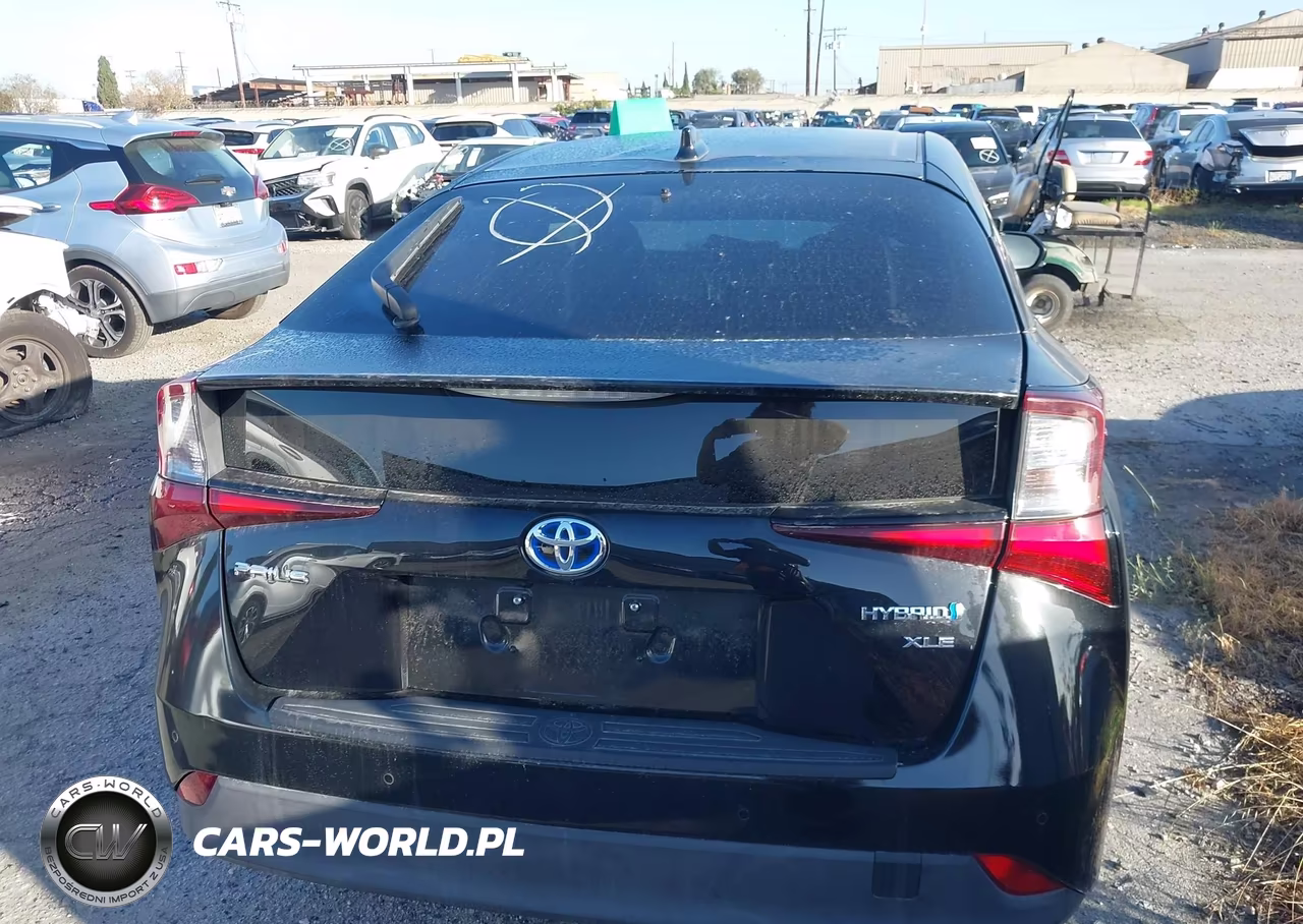 2021 Toyota Prius Xle VIN:JTDKAMFU5M3135549 - 17