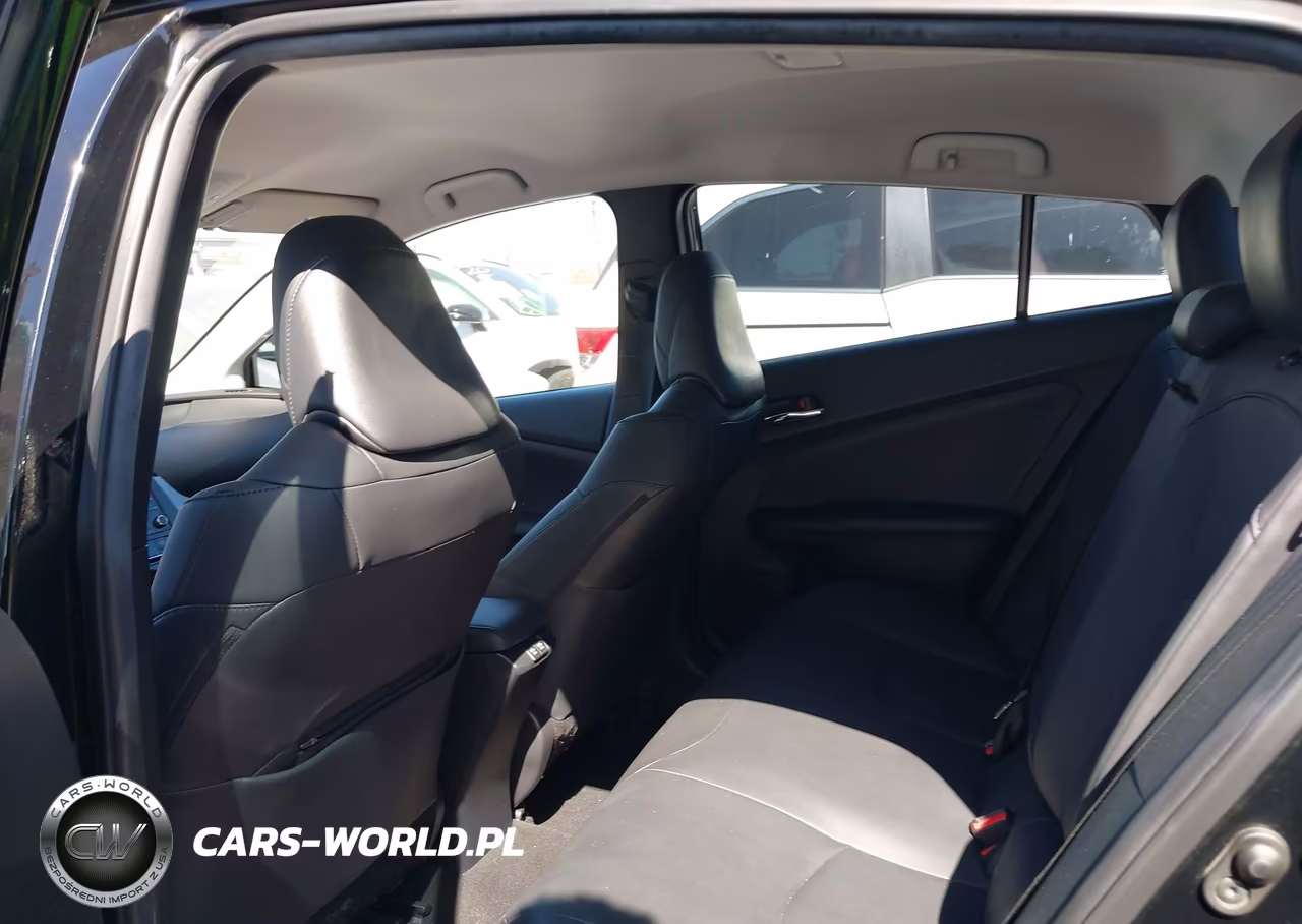 2021 Toyota Prius Xle VIN:JTDKAMFU5M3135549 - 21