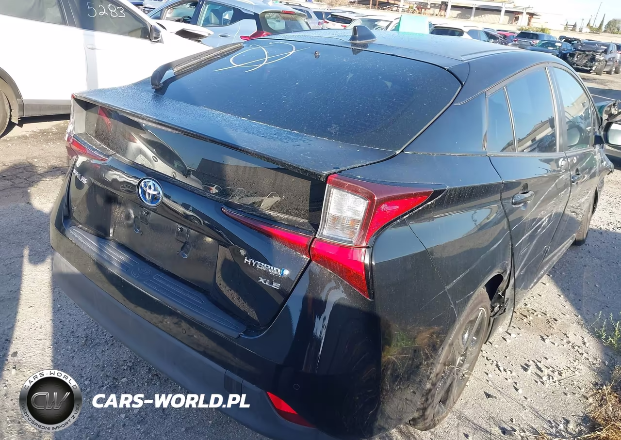 2021 Toyota Prius Xle VIN:JTDKAMFU5M3135549 - 4