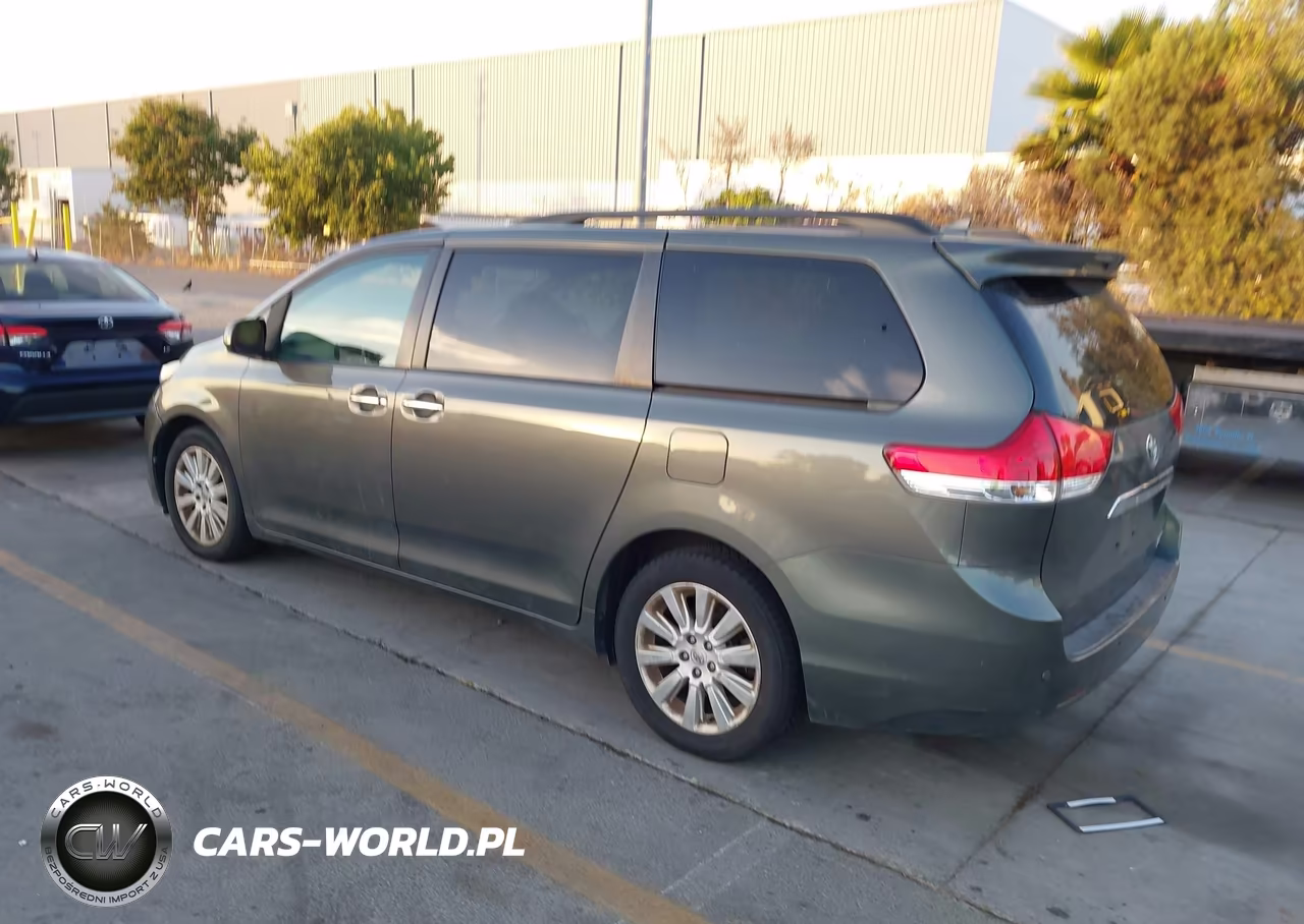 2012 Toyota Sienna Limited 7 Passenger VIN:5TDDK3DC0CS035673 - 3