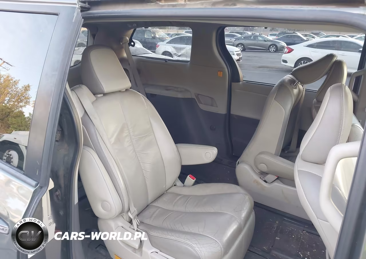 2012 Toyota Sienna Limited 7 Passenger VIN:5TDDK3DC0CS035673 - 8