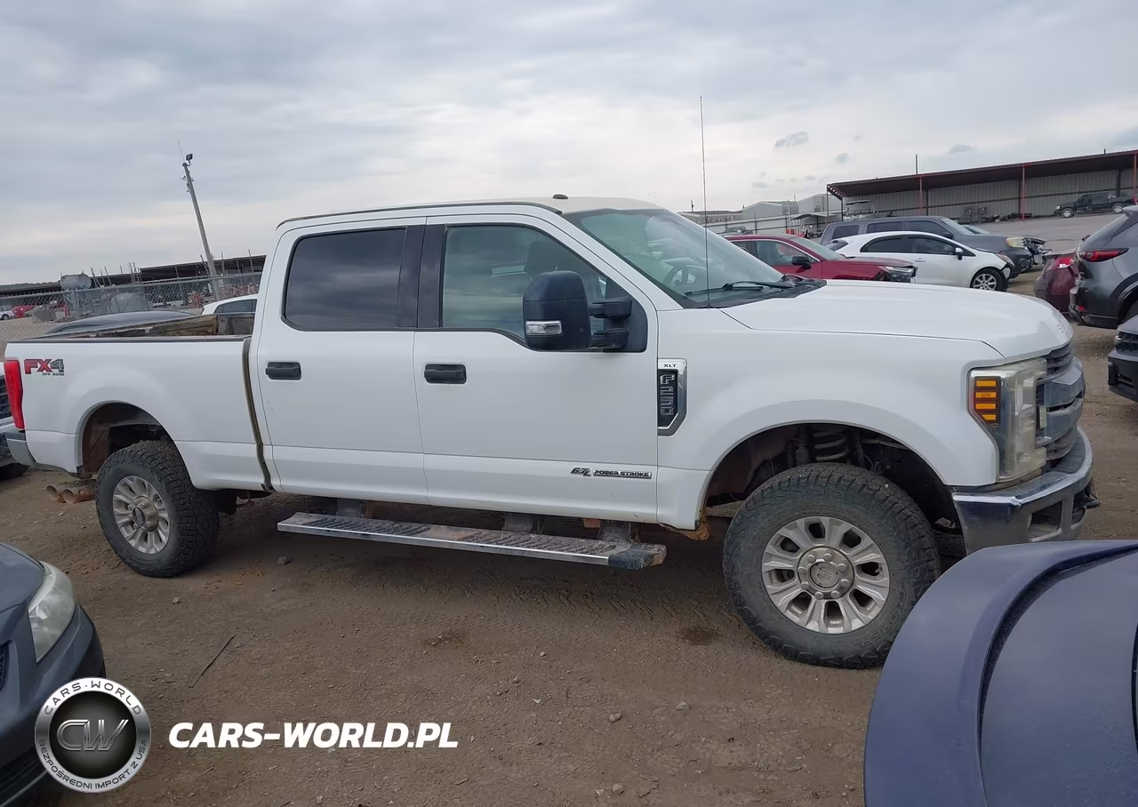 2018 Ford F-250 Xlt VIN:1FT7W2BT8JEB09987 - 13