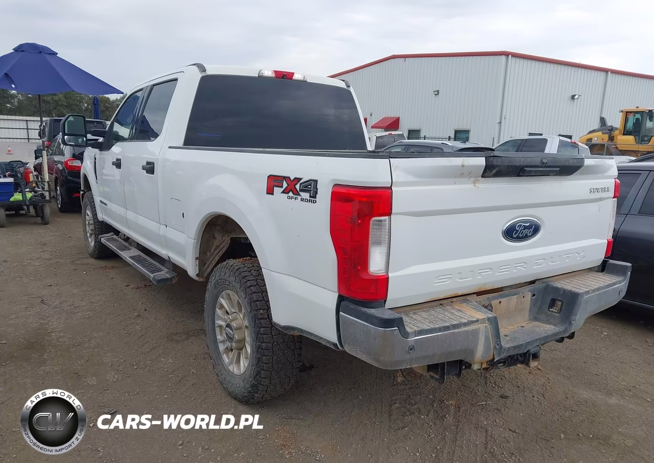 2018 Ford F-250 Xlt VIN:1FT7W2BT8JEB09987 - 3