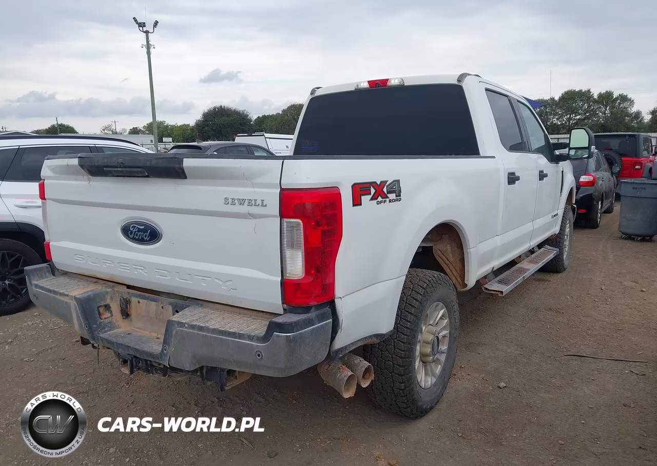 2018 Ford F-250 Xlt VIN:1FT7W2BT8JEB09987 - 4