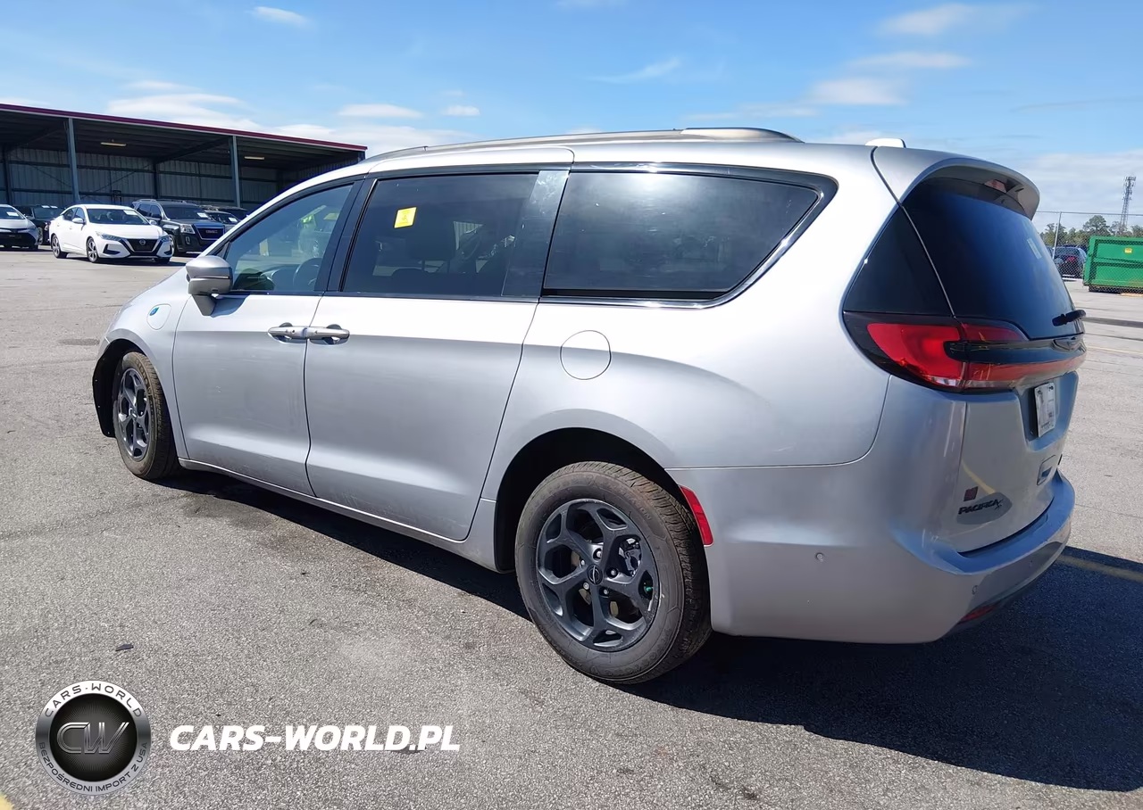 2021 Chrysler Pacifica Hybrid Limited VIN:2C4RC1S72MR517682 - 3