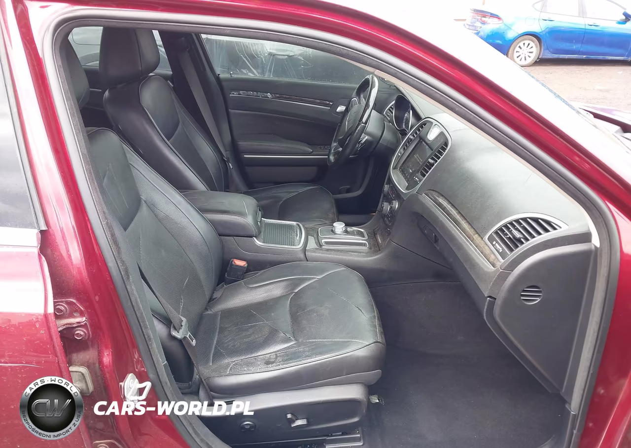 2019 Chrysler 300 Limited VIN:2C3CCAEG2KH568608 - 5