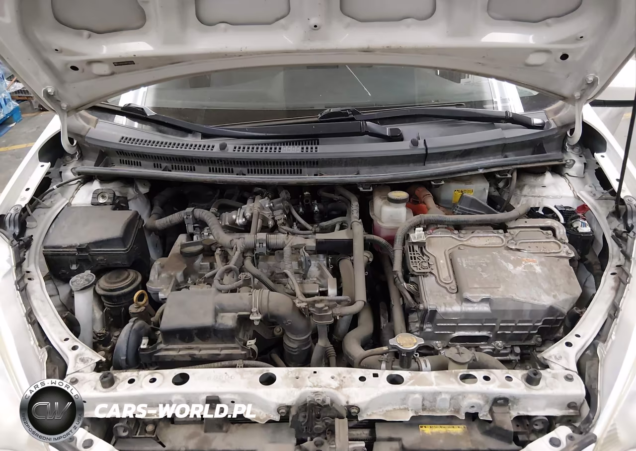 2013 Toyota Prius C One VIN:JTDKDTB36D1555105 - 10