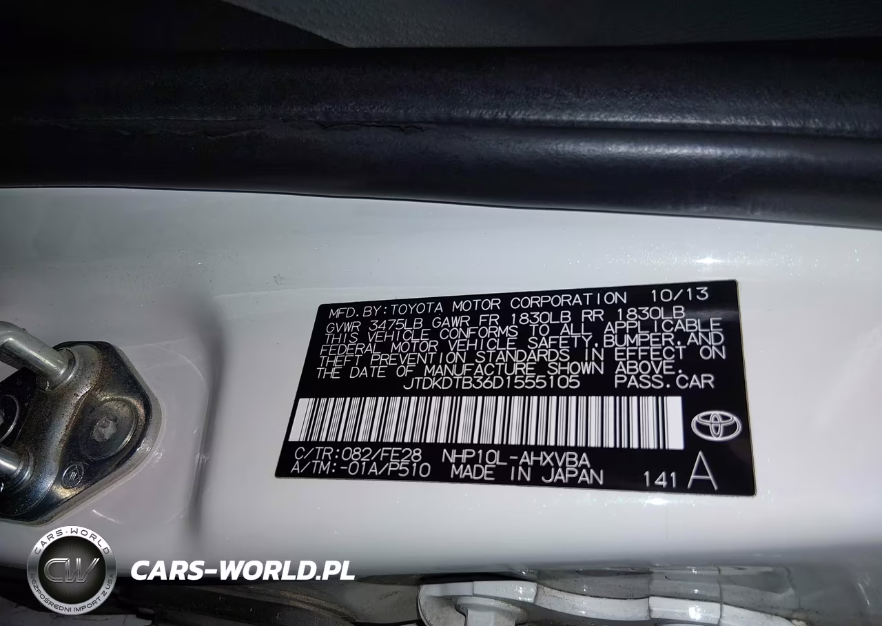 2013 Toyota Prius C One VIN:JTDKDTB36D1555105 - 9