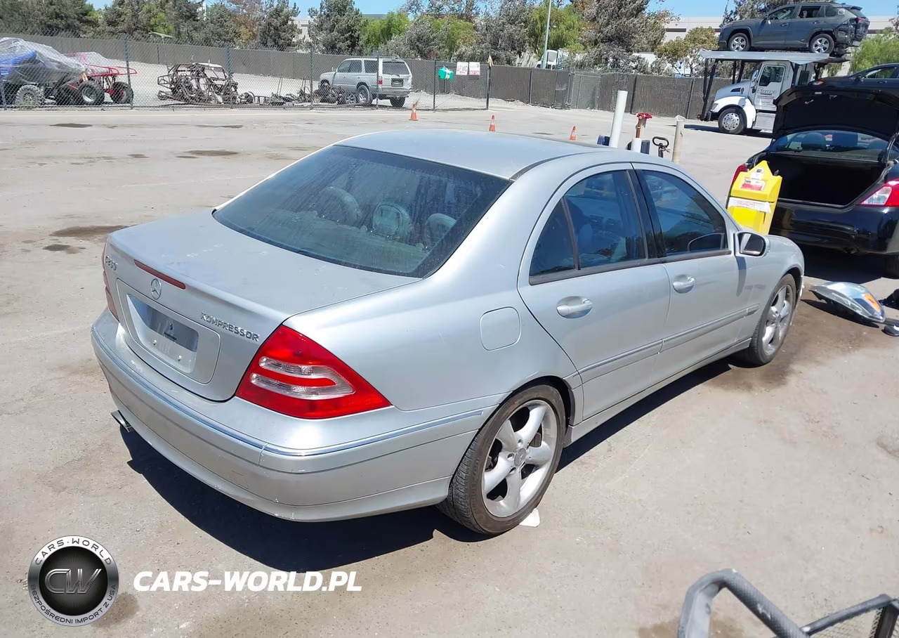 2004 Mercedes-Benz C 230 Kompressor Sport-Sport VIN:WDBRF40J94A626425 - 4