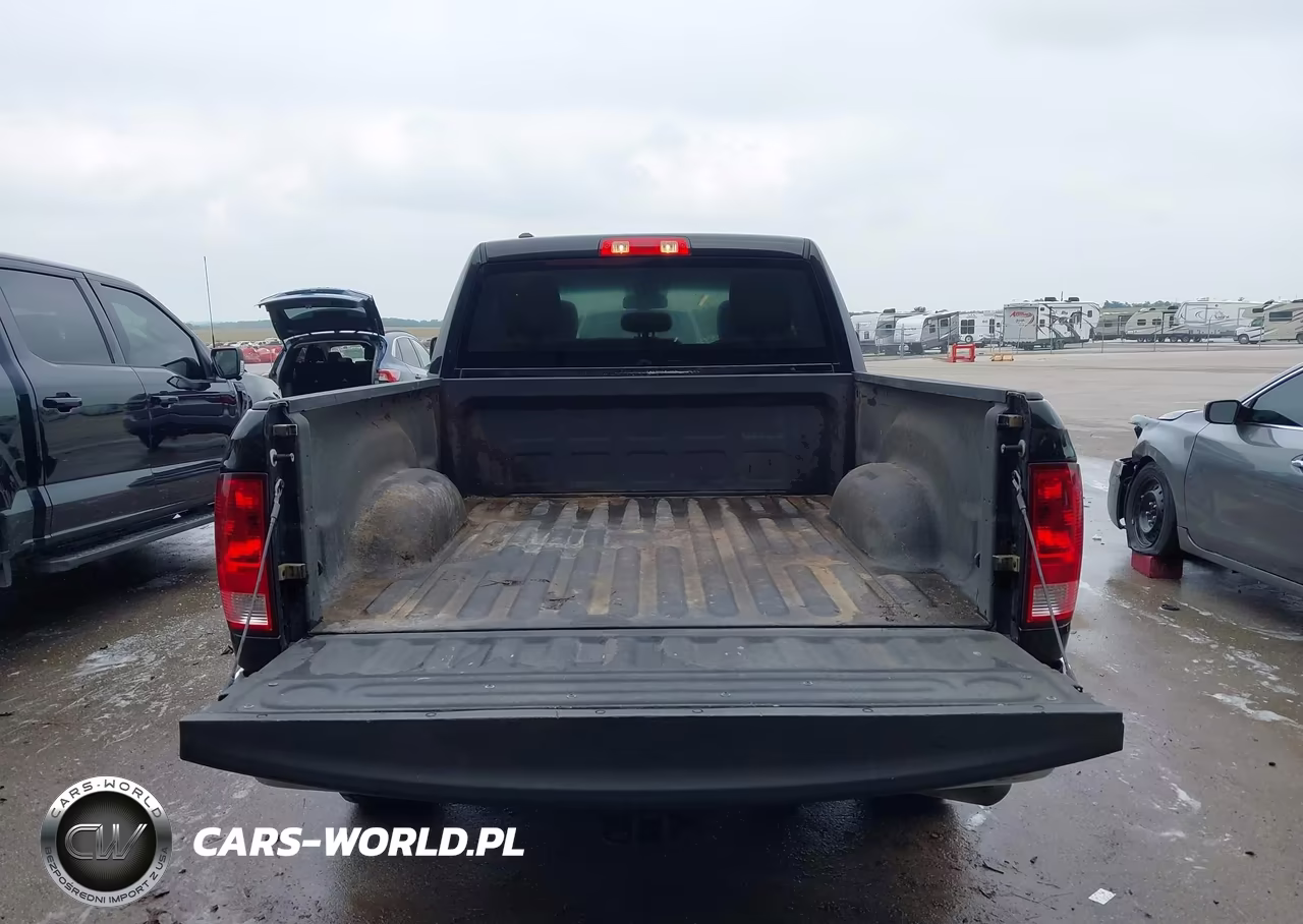 2019 Ram 1500 Classic Tradesman 4X4 6'4 Box VIN:1C6RR7FG6KS635393 - 18