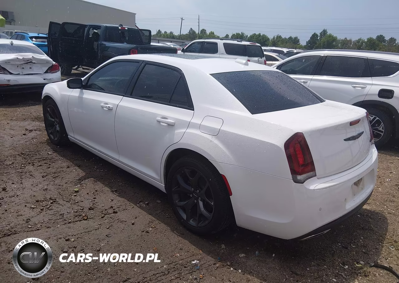 2023 Chrysler 300 300S VIN:2C3CCABGXPH524349 - 3