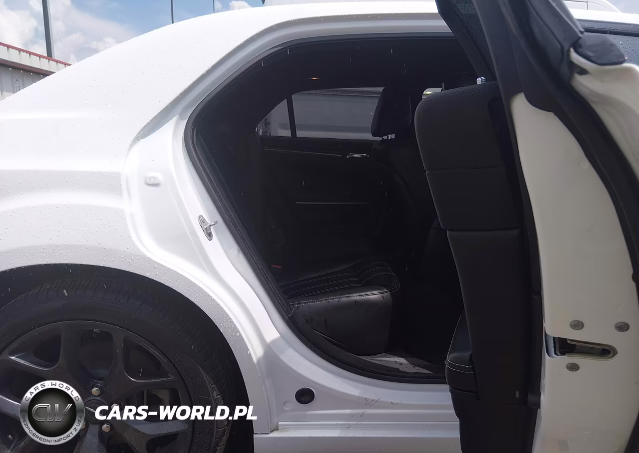 2023 Chrysler 300 300S VIN:2C3CCABGXPH524349 - 8