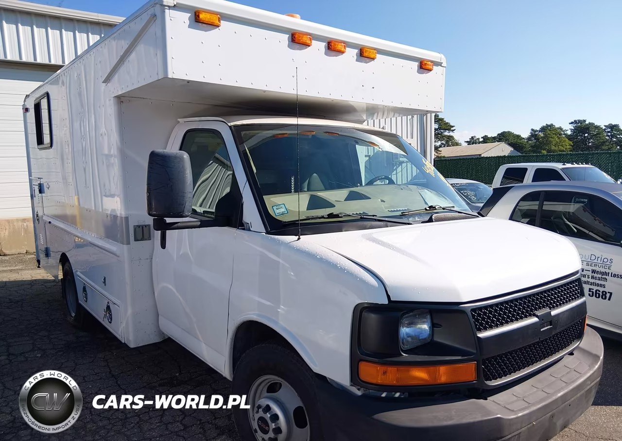 2009 GMC Savana Cutaway Work Van