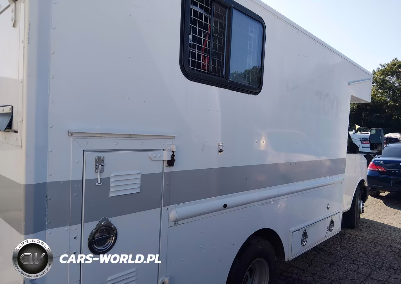 2009 GMC Savana Cutaway Work Van VIN:1GDJG31KX91123809 - 13