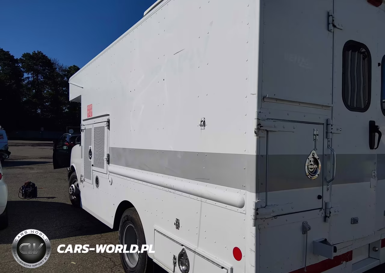 2009 GMC Savana Cutaway Work Van VIN:1GDJG31KX91123809 - 14
