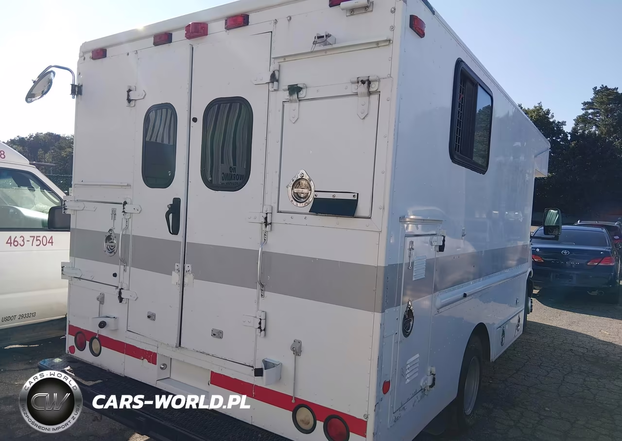 2009 GMC Savana Cutaway Work Van VIN:1GDJG31KX91123809 - 4