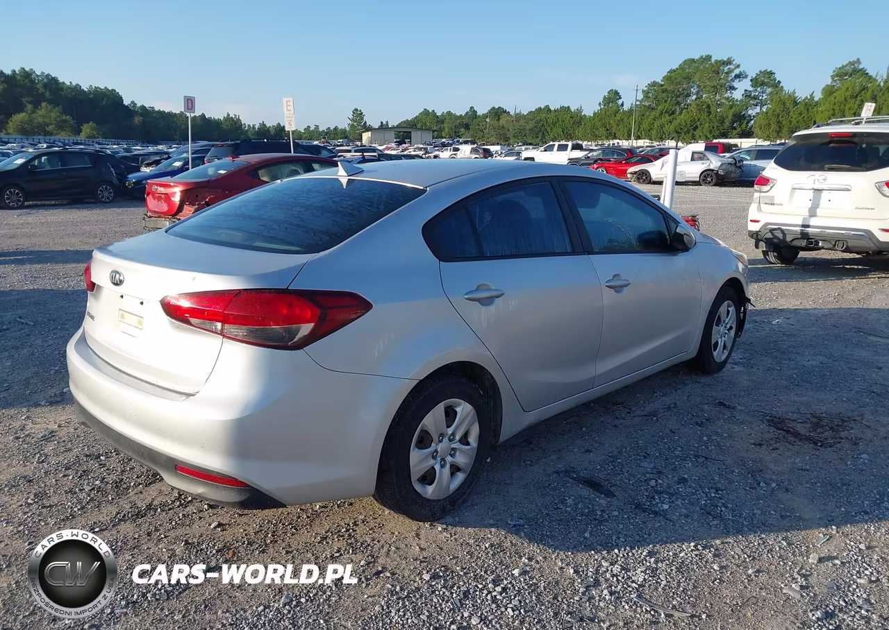 2017 Kia Forte Lx VIN:3KPFK4A79HE038191 - 4