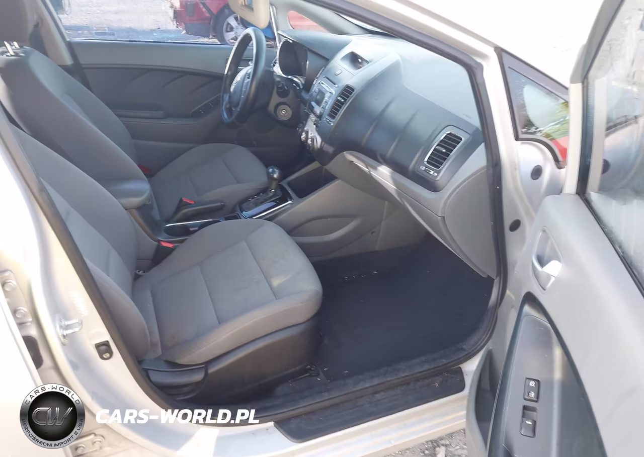 2017 Kia Forte Lx VIN:3KPFK4A79HE038191 - 5