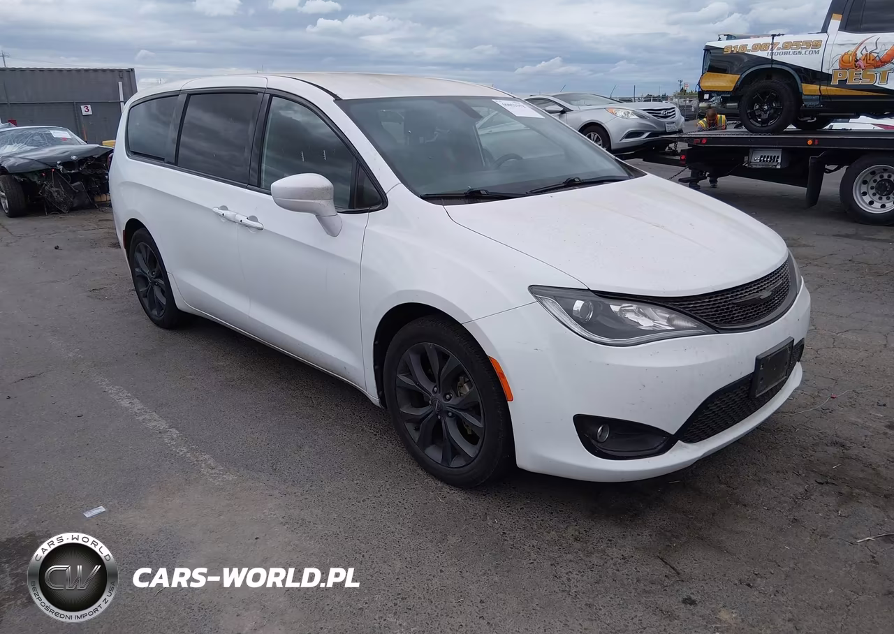 2018 Chrysler Pacifica Touring Plus