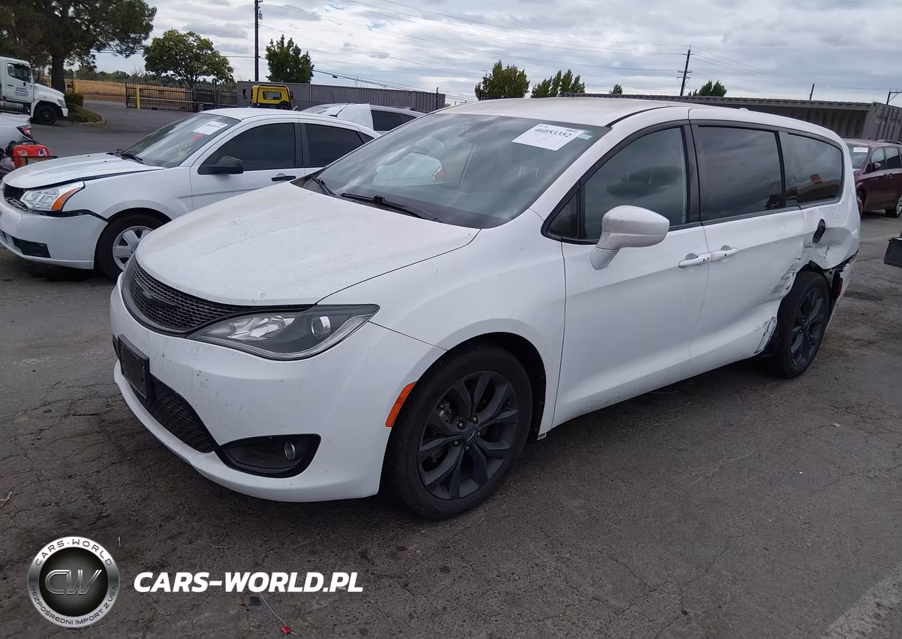 2018 Chrysler Pacifica Touring Plus VIN:2C4RC1FGXJR354320 - 2