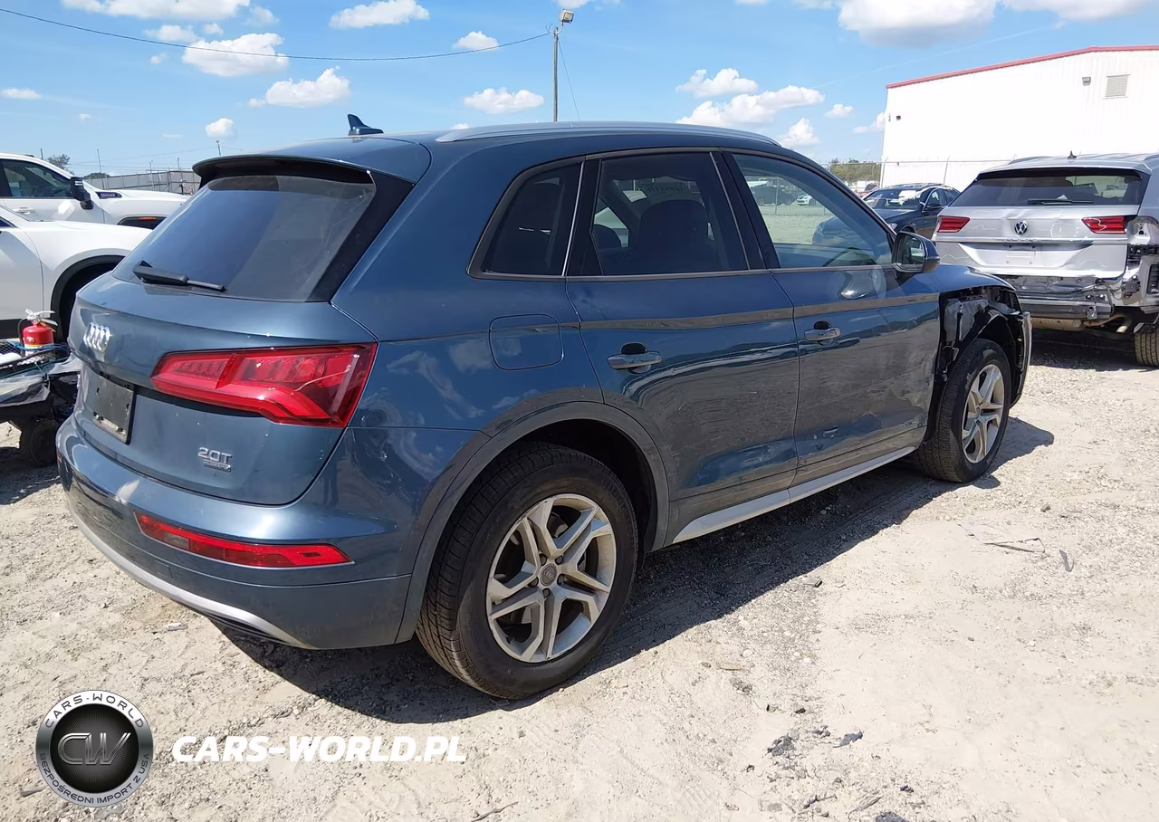 2018 Audi Q5 2.0T Premium-2.0T Tech Premium VIN:WA1ANAFY1J2100813 - 4