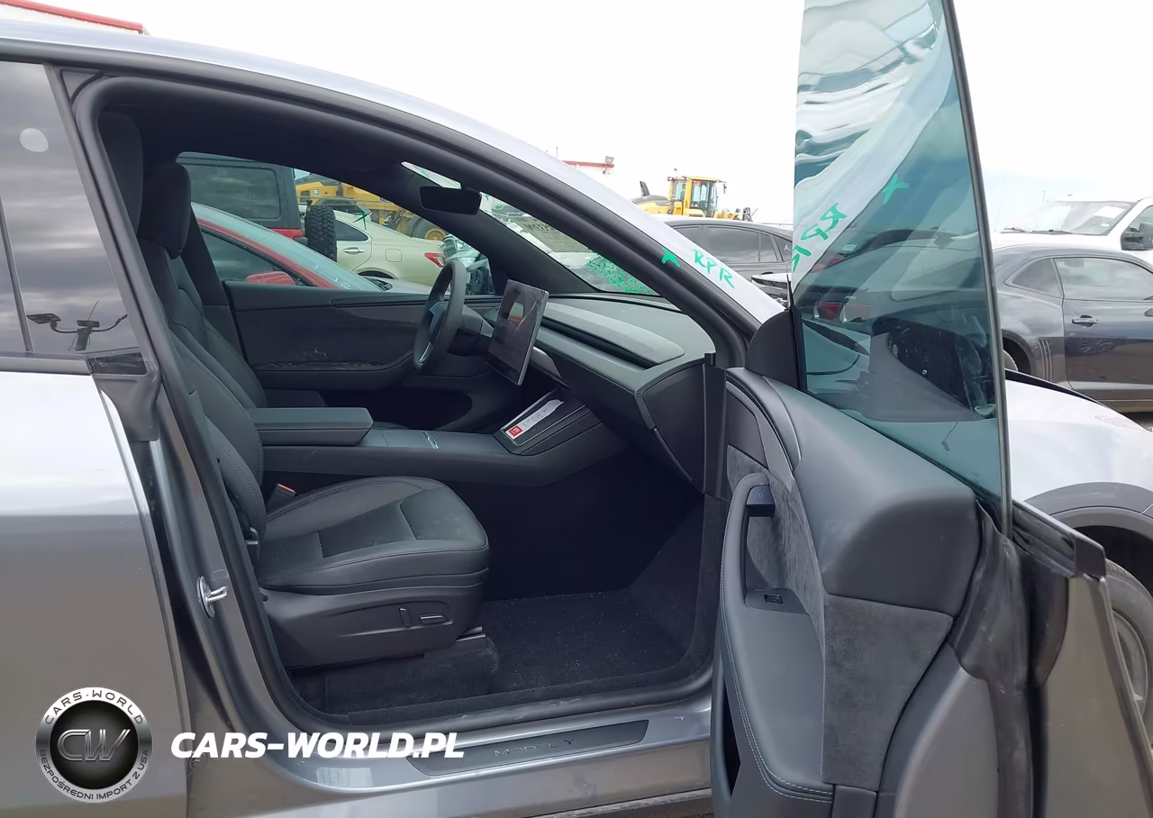 2026 Tesla Model Y Premium Rear-Wheel Drive-Rear-Wheel Drive VIN:7SAYGDEDXTA674177 - 5